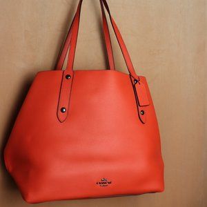 NWT COACH Leather Tote Paprika color with stylish printed interior
